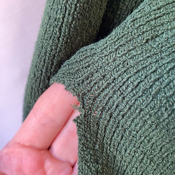 Forest Green V Neck Rib Knit Sweater Cozycore Longer Length Medium Jewel Tone - Picture 16 of 16